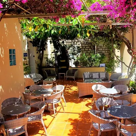 De La Santa Vittoria