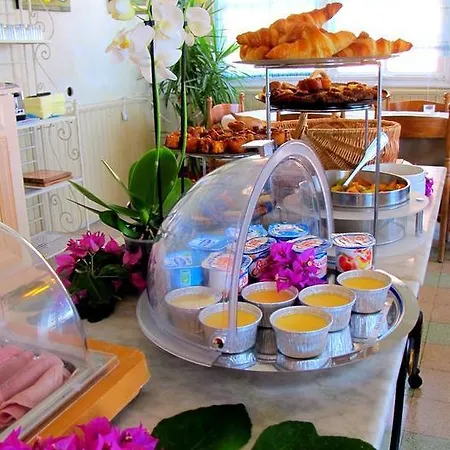 فندق De La Santa Vittoria 2*