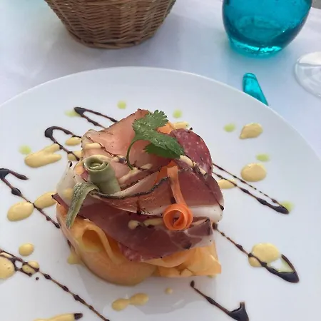 ホテル De La Santa Vittoria 2*