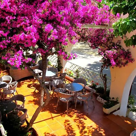 De La Santa Vittoria