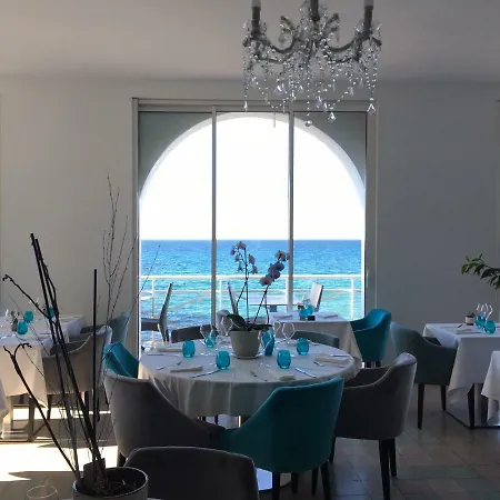 ホテル De La Santa Vittoria 2*