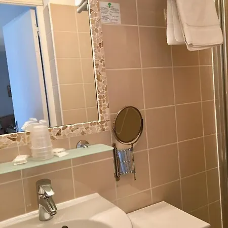 De La Santa Vittoria