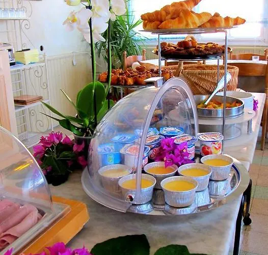 מלון De La Santa Vittoria 2*